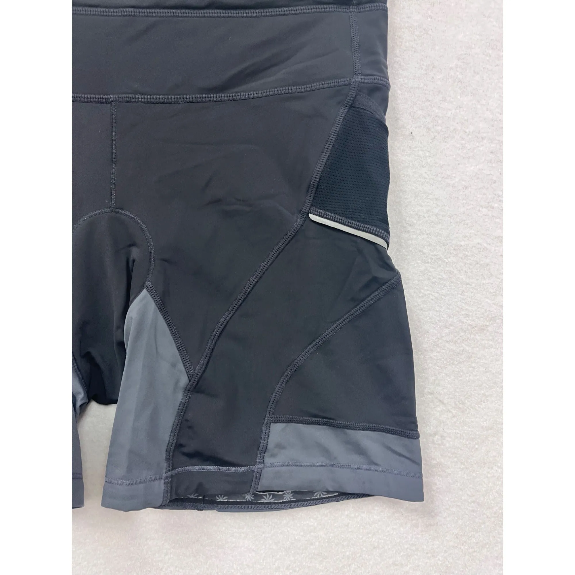 Athleta Womens Medium Black & Gray Athletic Biker Shorts #6799