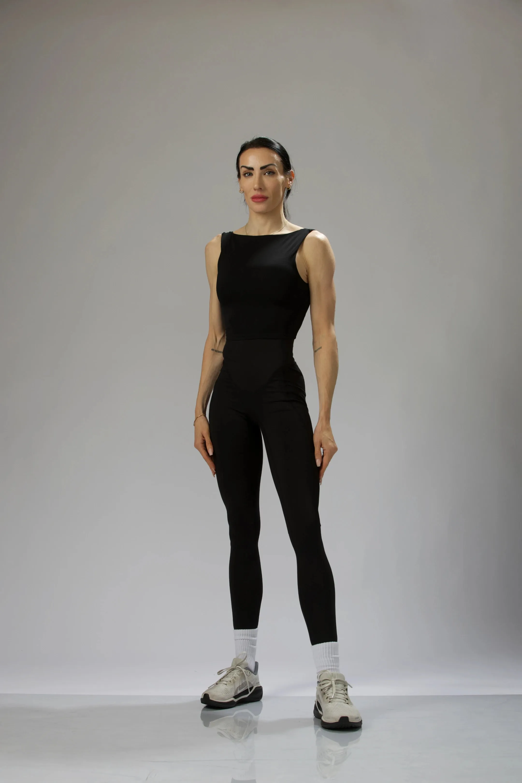 Black Deep-Swoop Back Cropped Tank