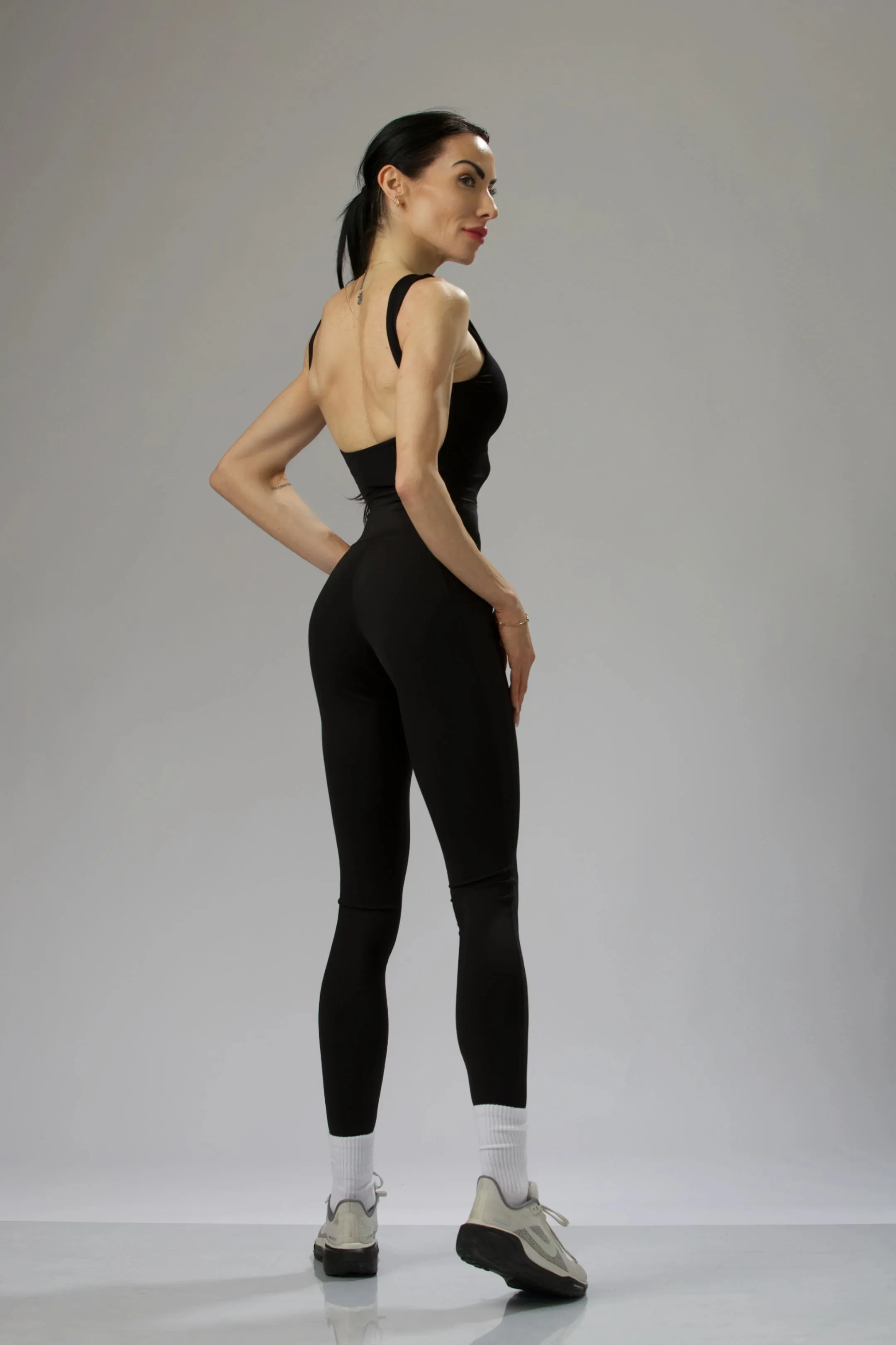Black Deep-Swoop Back Cropped Tank