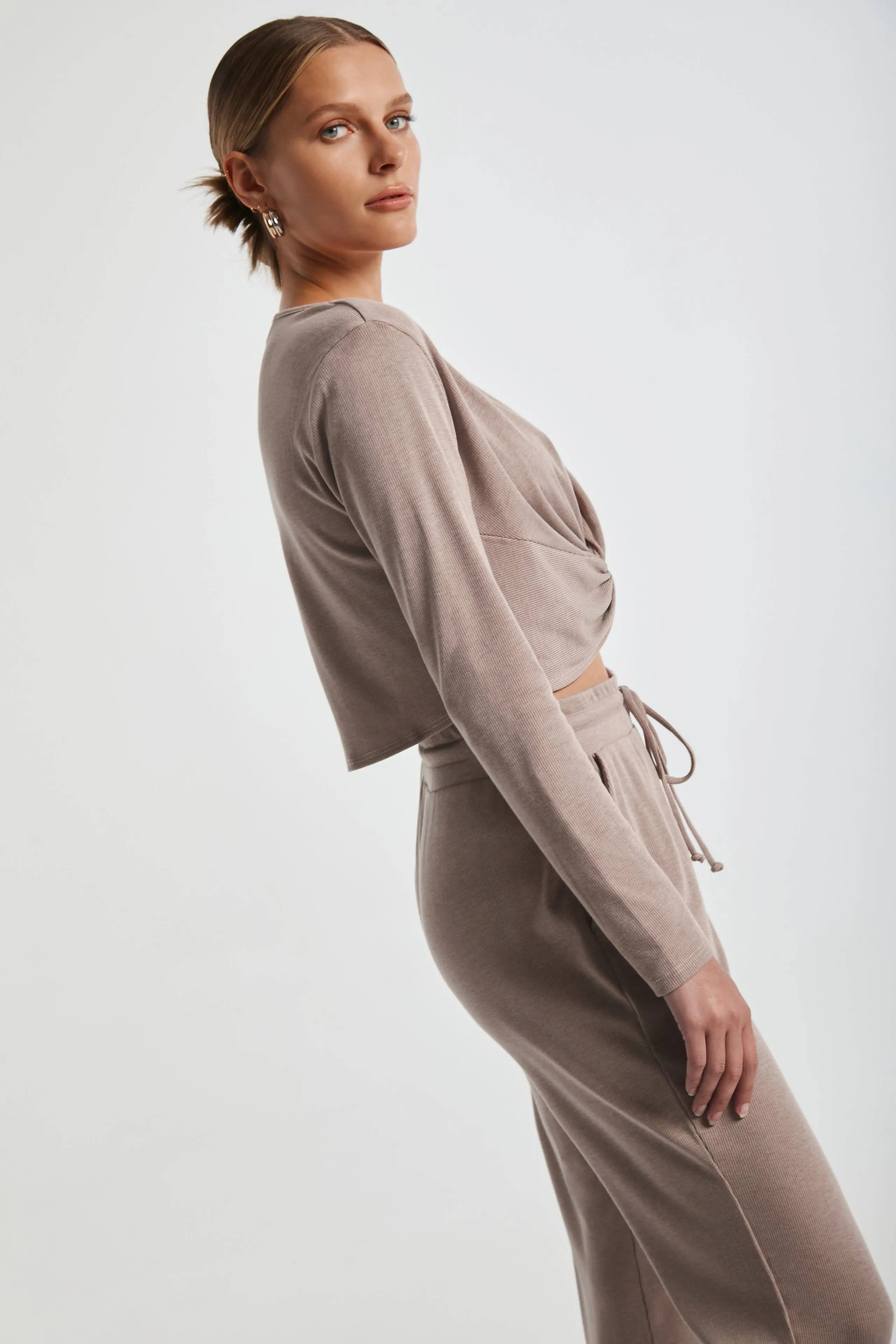 Brushed Rib Twist Font Crop L/S