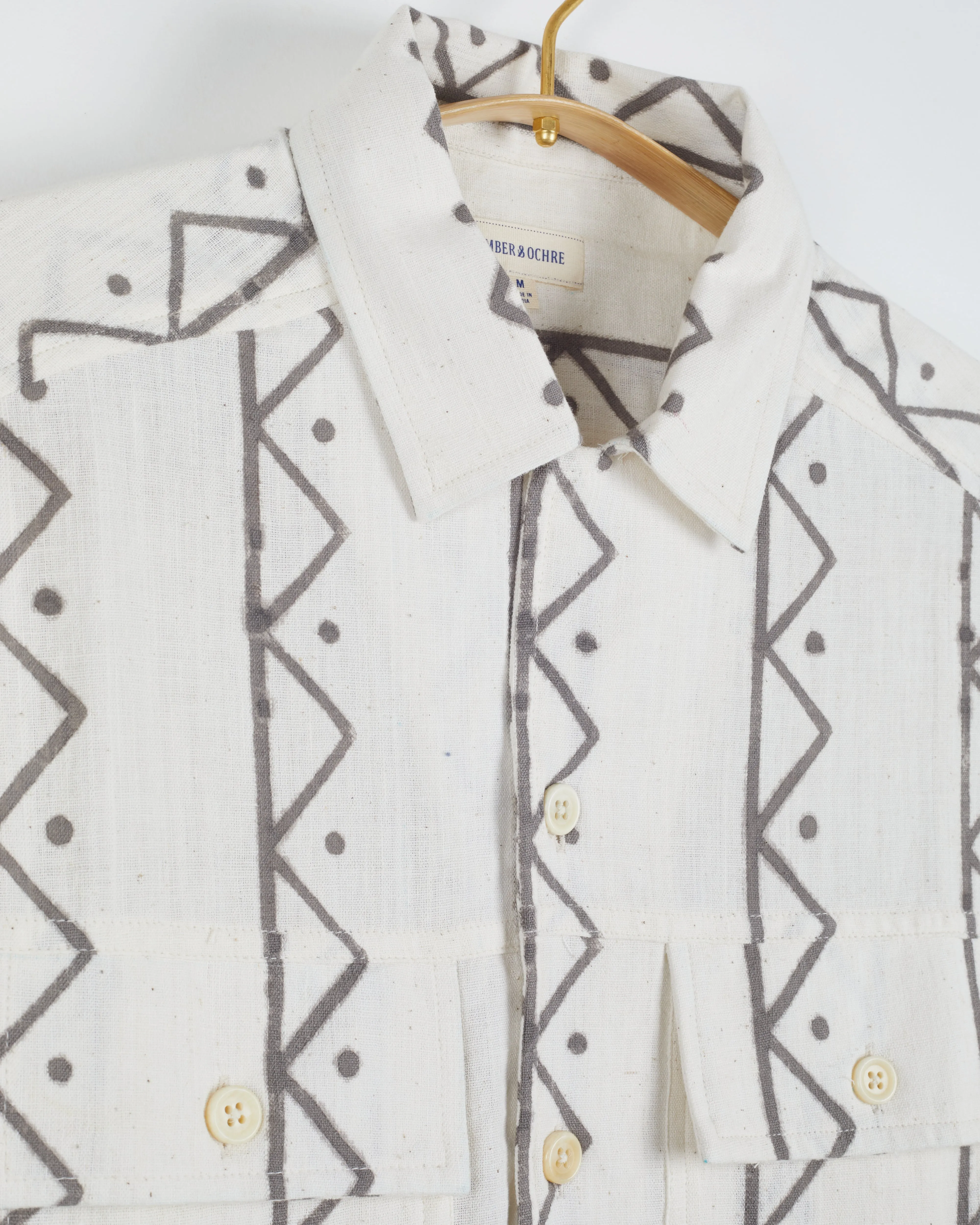 Harshil Two-Pocket Shirt in Chevron Dot Block Print Natural