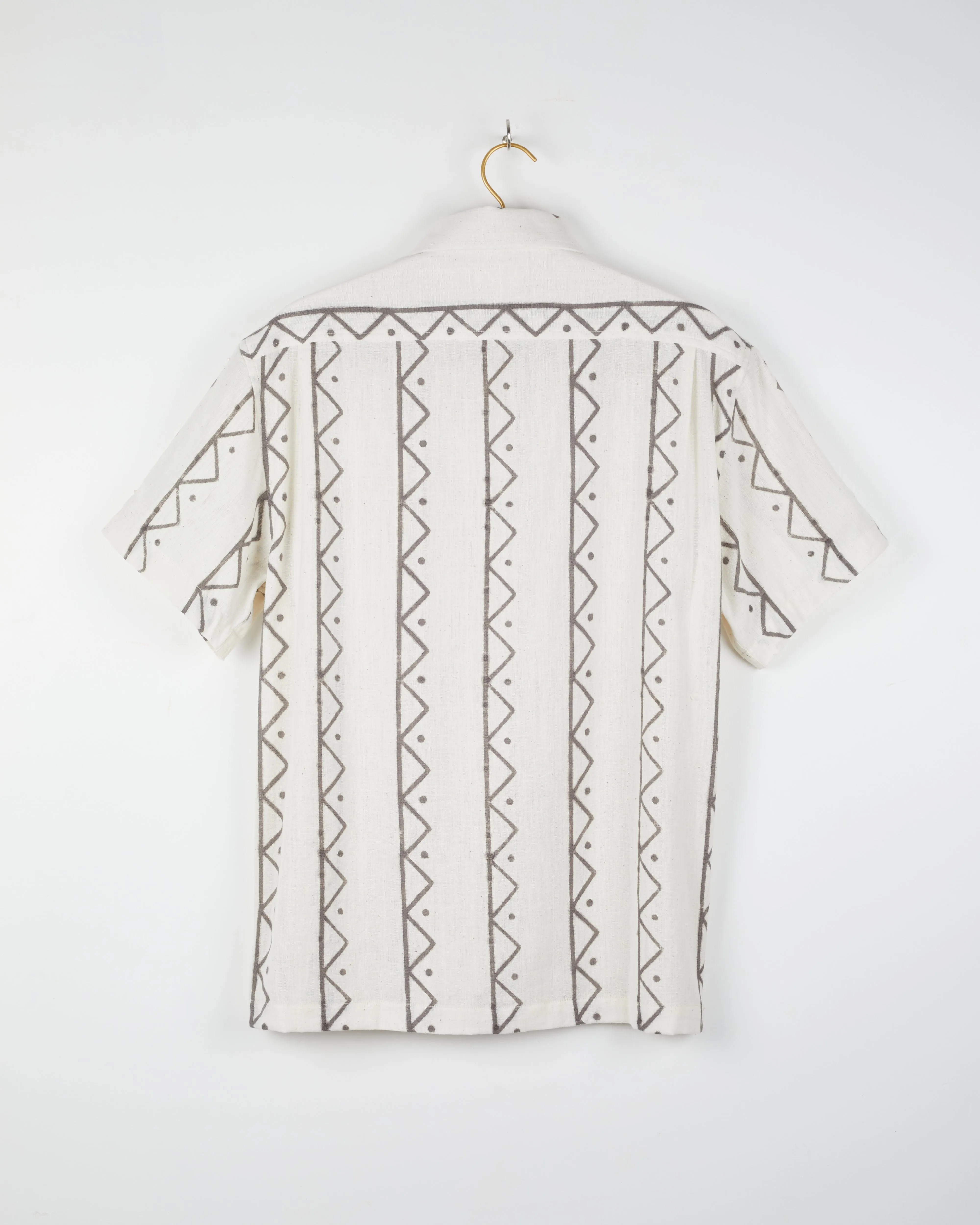 Harshil Two-Pocket Shirt in Chevron Dot Block Print Natural