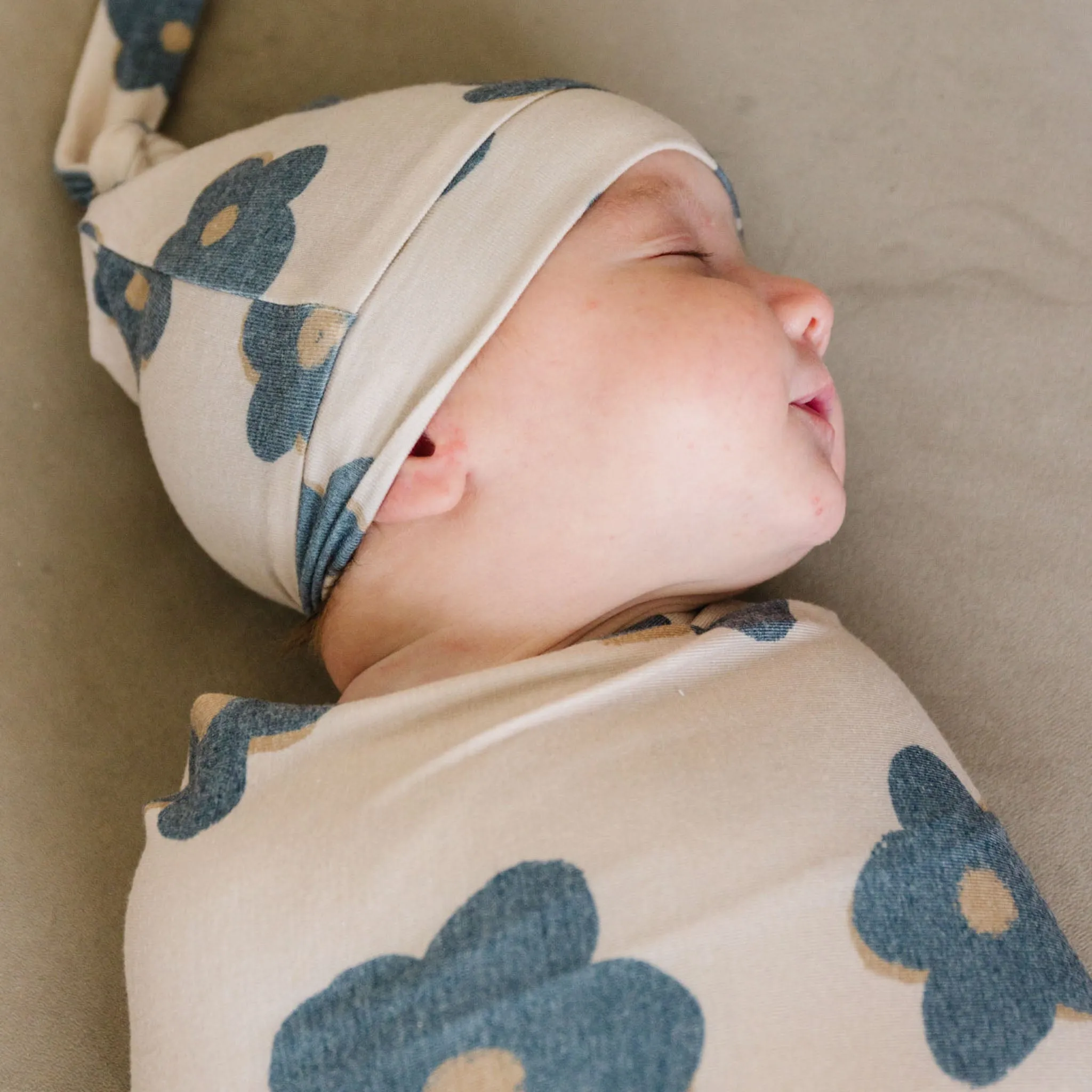 Knit Swaddle Blanket - Gemma In Tan