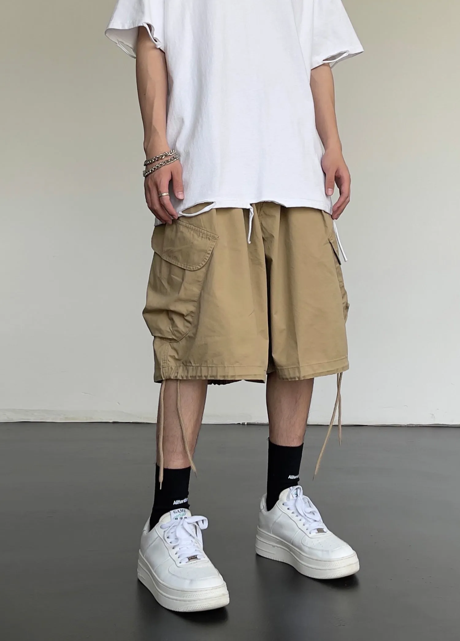 Large Pocket Wide Leg Cargo Shorts