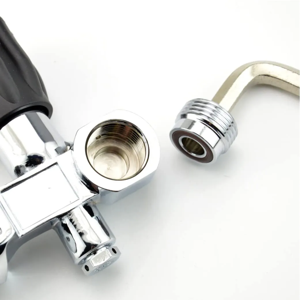 Mednkoku Scuba Diving Tank Valve 250BAR Underwater Scuba Gas Cylinder Valve for Underwater Sports Activities Diving Bottle Valve