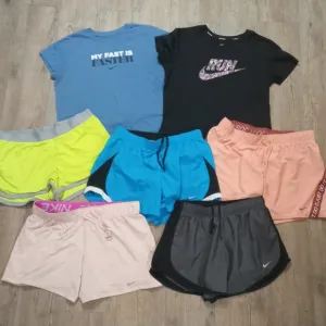Nike Women's Authentic Athleticwear Bundle Size M