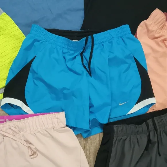 Nike Women's Authentic Athleticwear Bundle Size M