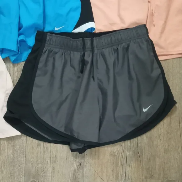 Nike Women's Authentic Athleticwear Bundle Size M