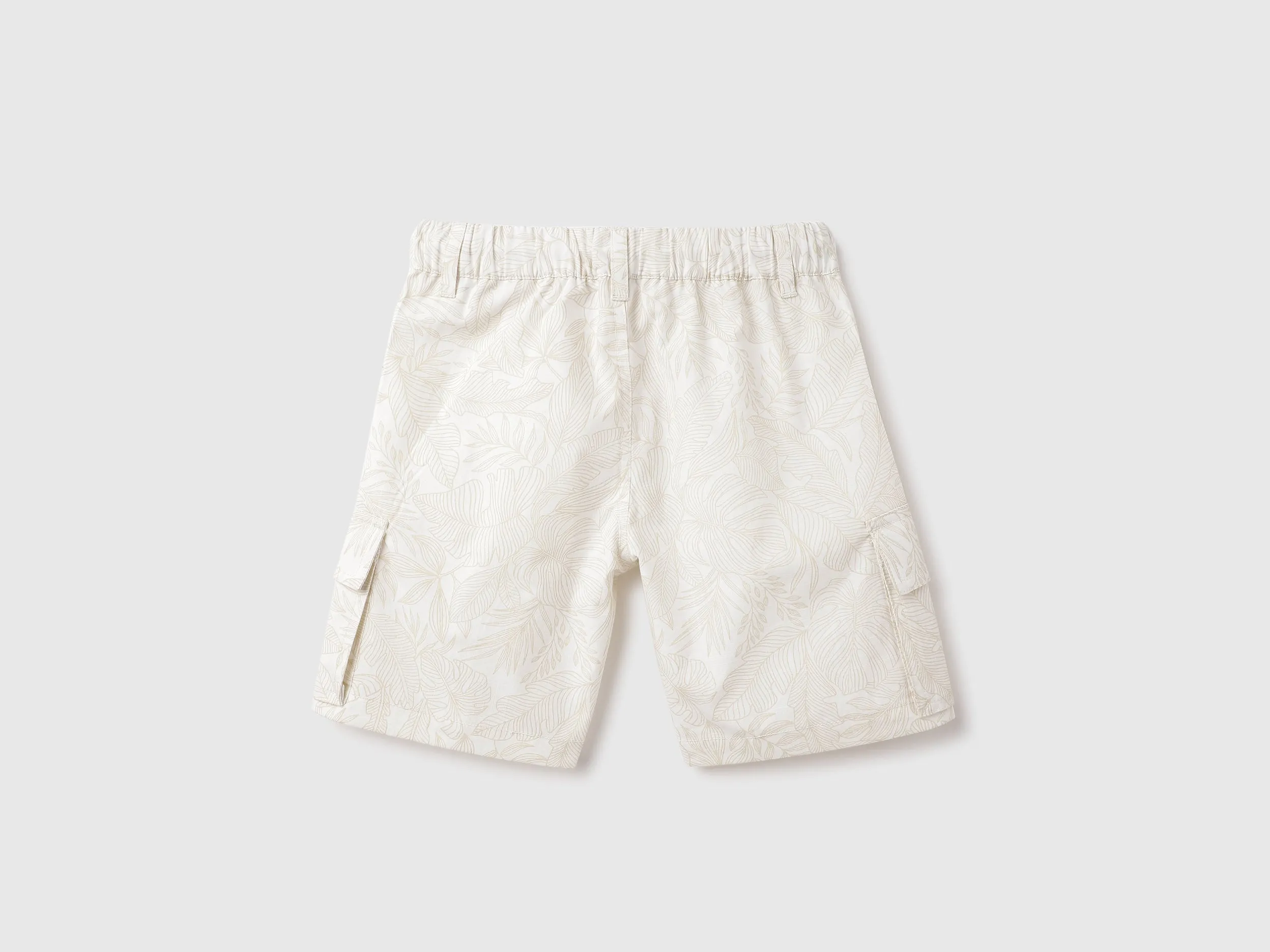 Outline Leaf Regular Fit Cargo Shorts