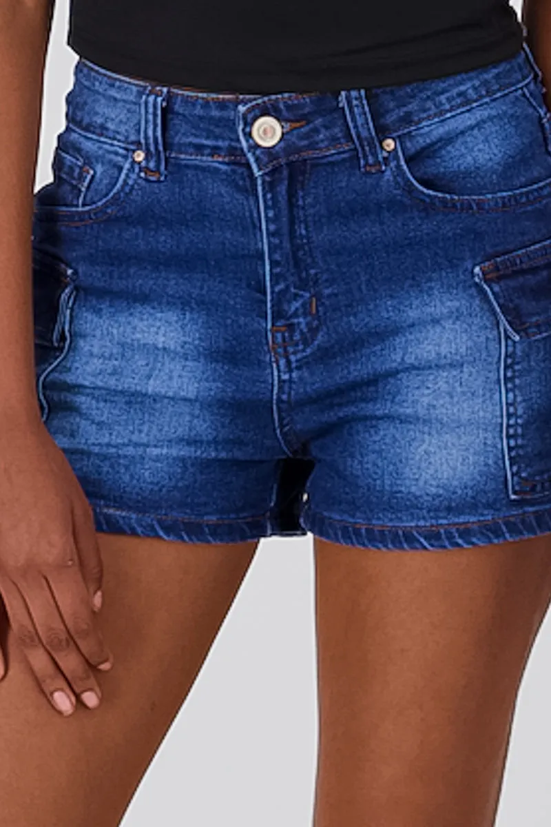 Shorts denim con bolsas cargo