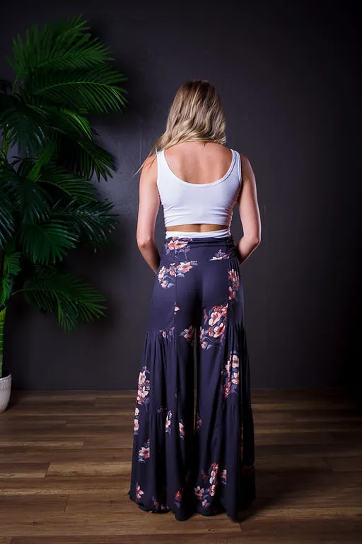 TOSS UP WRAP CROP TOP WHITE